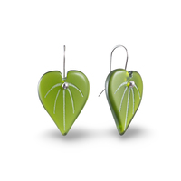 Kawakawa_leaf_earring_green_small